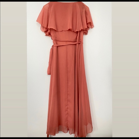 Beautiful flowy peach midi dress - Picture 3 of 7